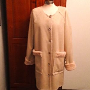 NWOT Reversible Faux Sherpa/Fur Coat